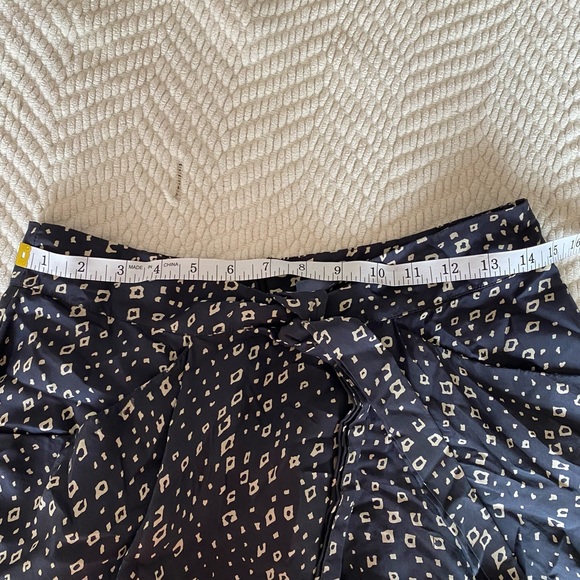 Anthro Lil 100% SILK SKIRT size 8 - Picture 9 of 9